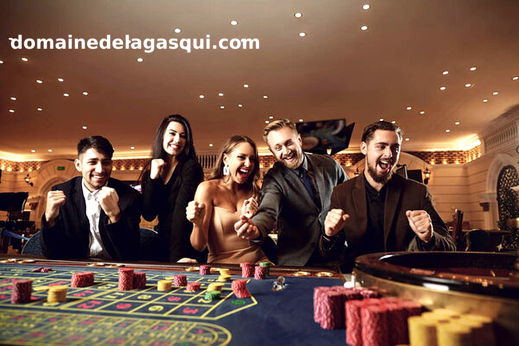 Cảnh tượng sôi động trong casino Cayetano Gaming